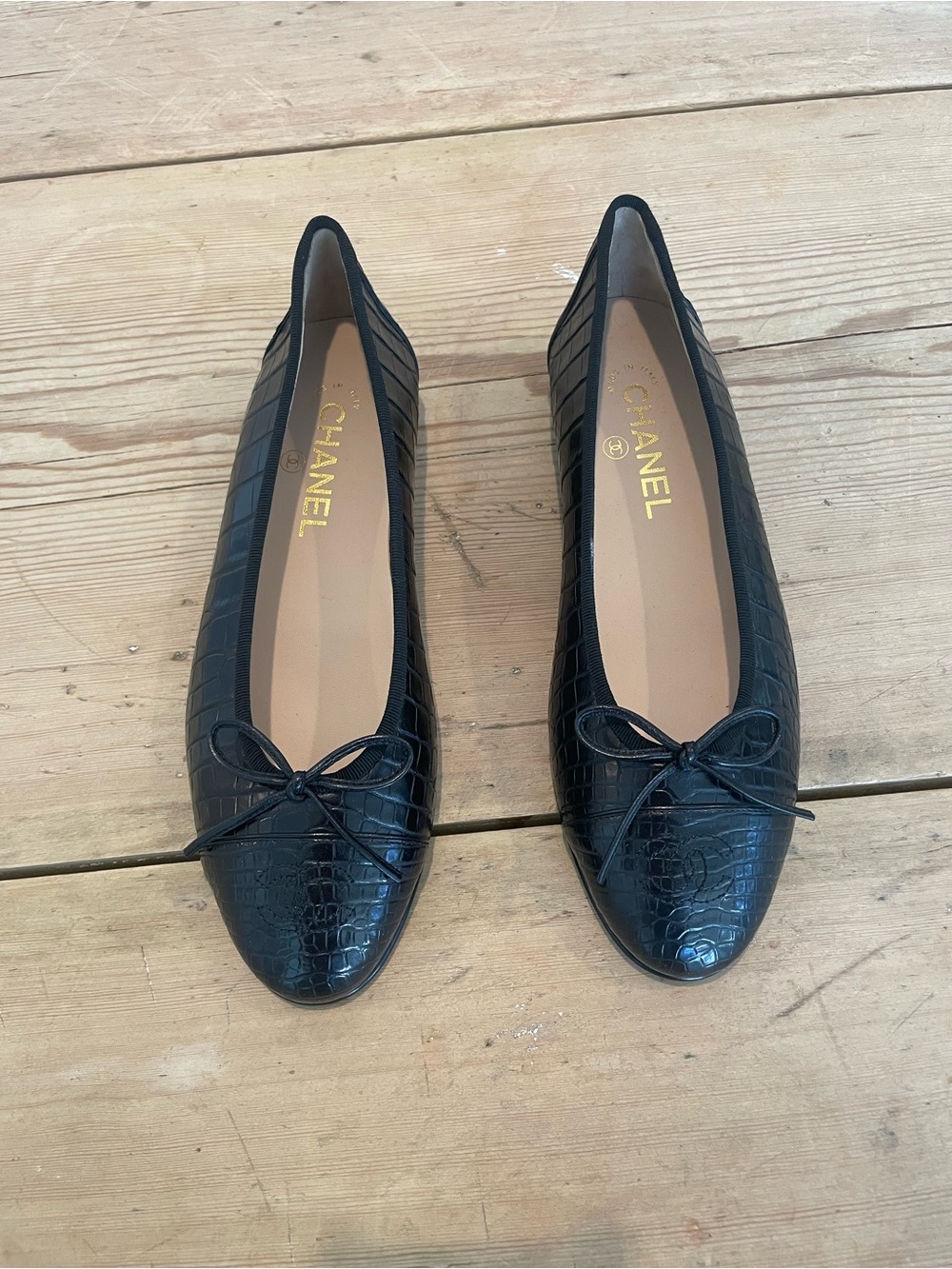Chanel Black Crocodile Ballet Flats NWOB Size 38